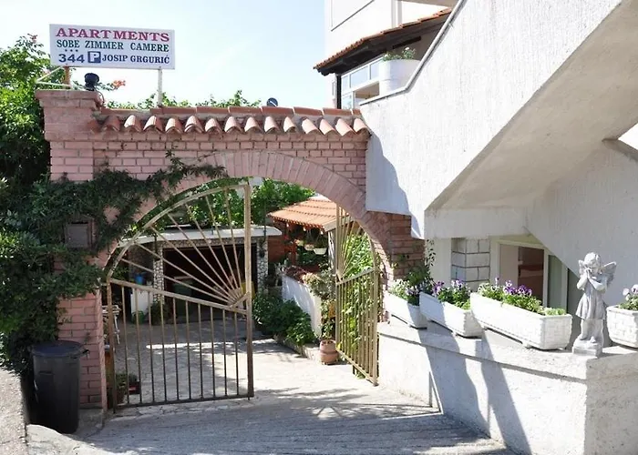 Apartments Josip