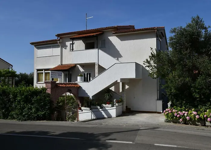 Apartments Josip