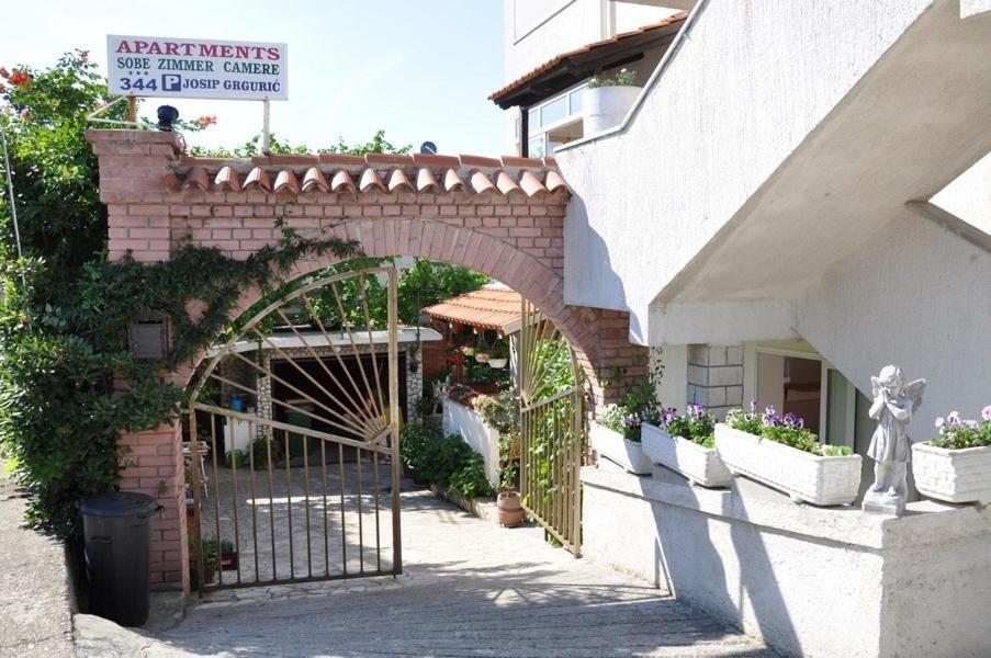 Apartment Josip Rab Town