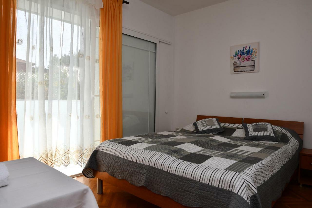Josip Apartment *
