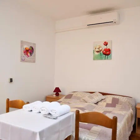 Apartments Josip Rab Town Exterior foto